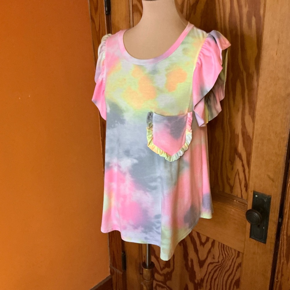 Feminine Pastel Tie Dye Top Heimish USA Ruffle Sleeve Pocket Top - Picture 7 of 9